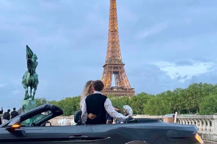 Paris in Mustang convertible - Luxury city tour