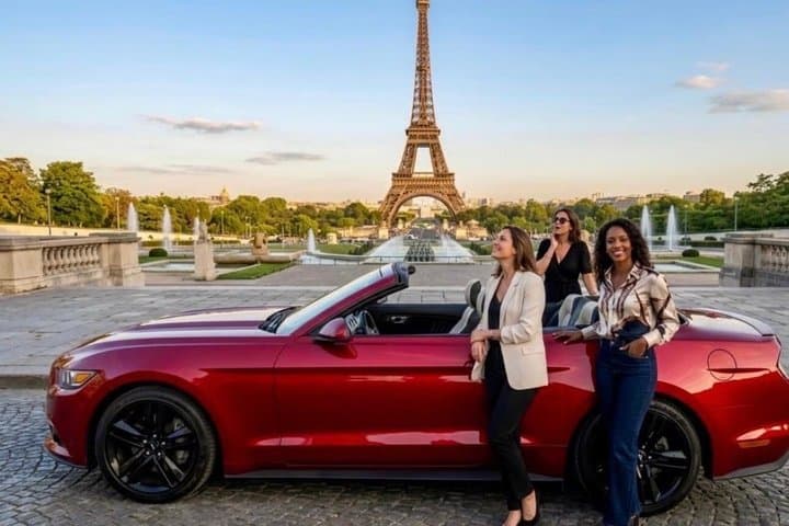Paris in Mustang convertible - Luxury city tour