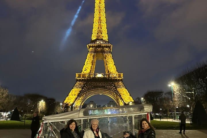 Paris Tuk Tuk/Golf Cart Night Tour Eiffel Lights Private Tour