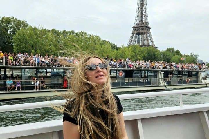 Paris 1 Hour River Cruise with Audio Commentary