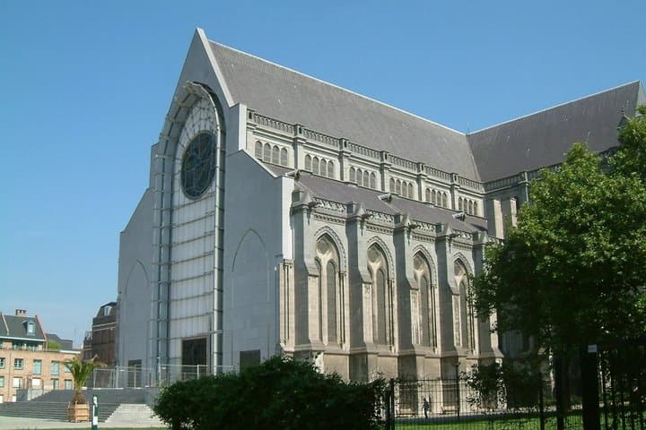 Lille Self Guided Walking Tour Landmarks with Audio and Quiz