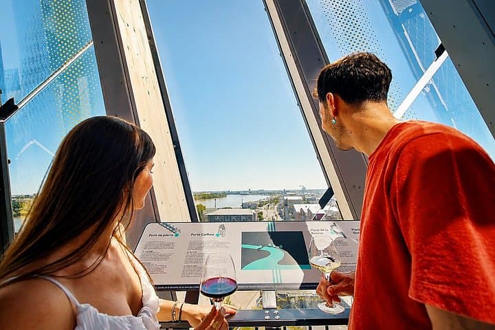Bordeaux City Pass, Unlimited public transport & 20 attractions