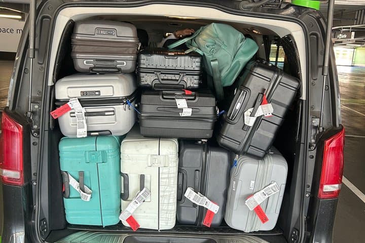 Private Van Transfer Paris Airport CDG to Paris