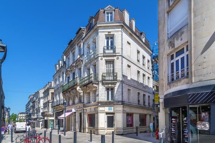 Hello Périgueux: Private 2-Hour Intro City Walk with Local Guide