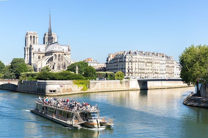 Seine River Cruise Tour and Optional Macaron Tasting