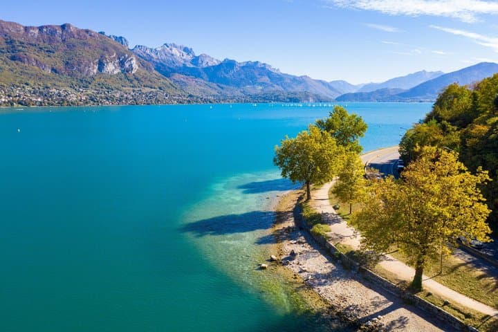 Private Transfer and 1 Hour Panoramic Cruise on Lake Annecy