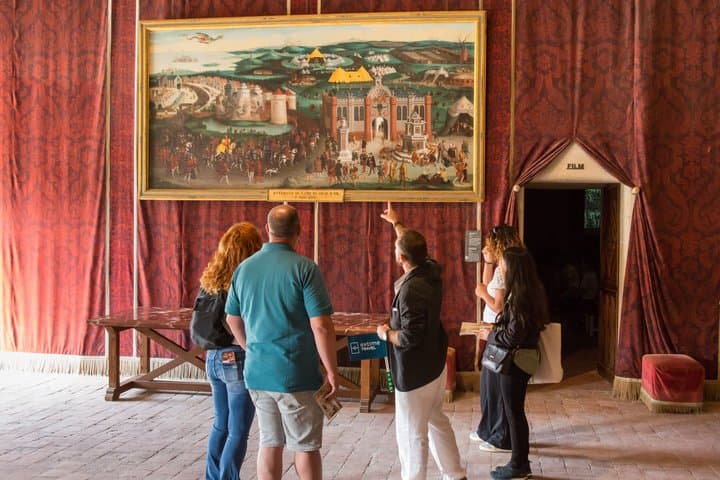Loire Valley Castles Trip with Chenonceau and Chambord from Paris