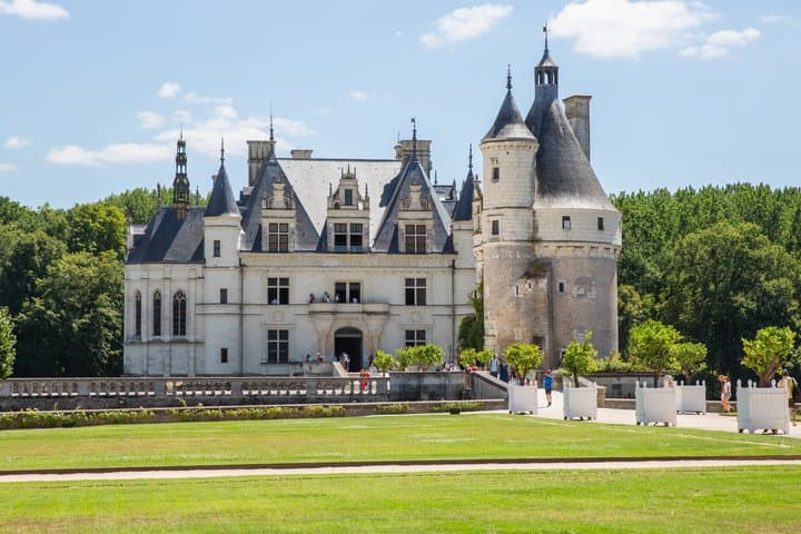Loire Valley Castles Trip with Chenonceau and Chambord from Paris