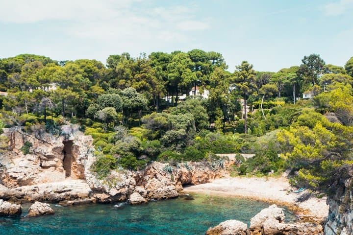 Private Yacht Charter 8 hours on the French Azure Siesta Cruise
