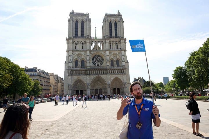 Paris Guided Tour with Access to Notre Dame or Sainte-Chapelle