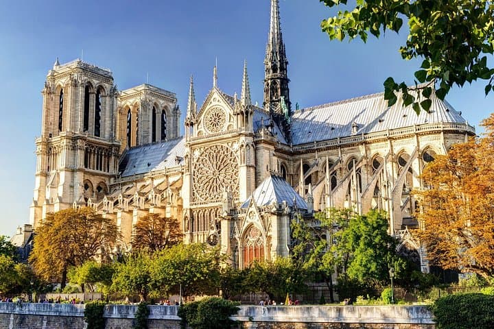Paris Guided Tour with Access to Notre Dame or Sainte-Chapelle