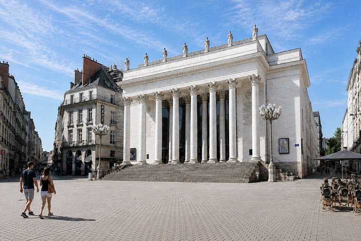 Nantes Scavenger Hunt & Highlights Self-Guided Walking Tour
