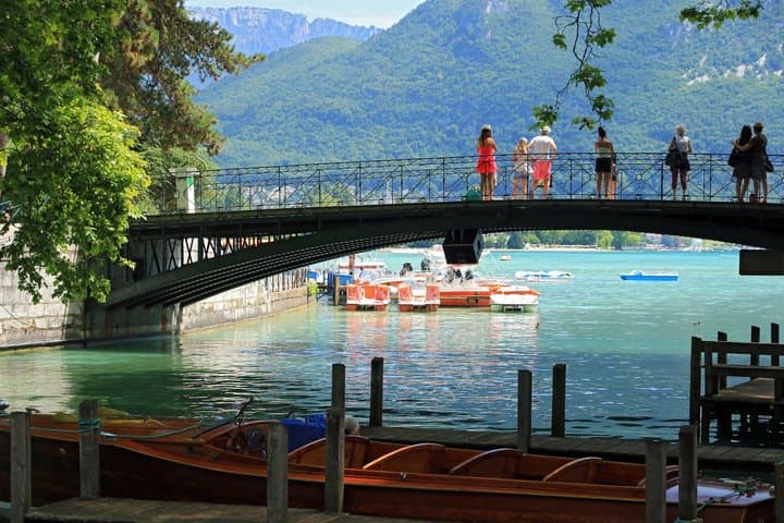 Annecy Old Town Walking Tour and 1 Hour Panoramic Lake Cruise