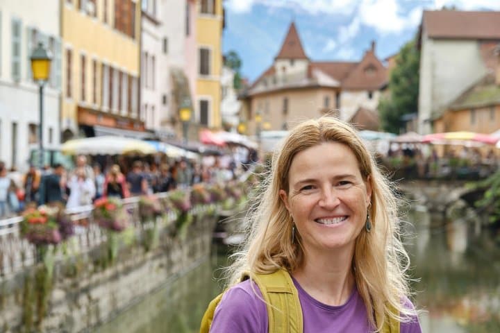 Annecy Old Town Walking Tour and 1 Hour Panoramic Lake Cruise