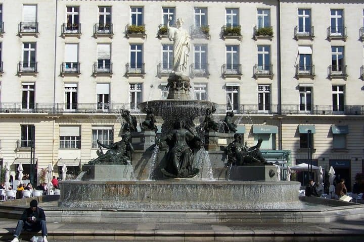 Nantes Self Guided Walking Tour Chateau and Elephant Audio Quiz