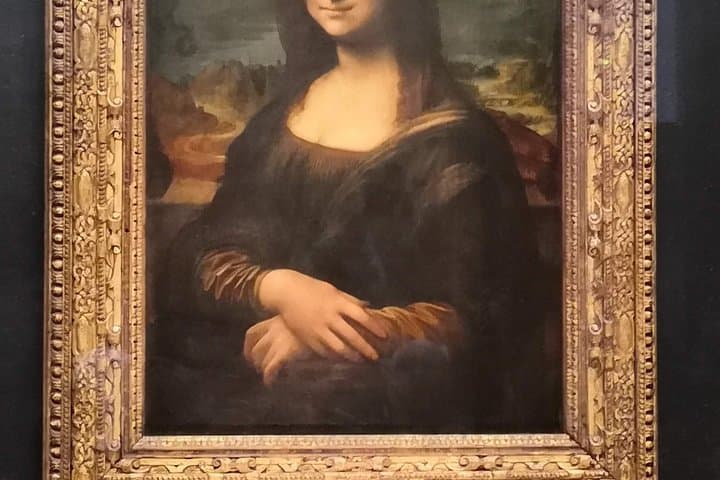 Paris Louvre Museum Private Highlights Tour with Included Ticket