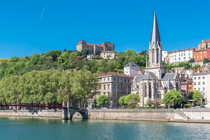 Lyon Scavenger Hunt & Highlights Self-Guided Walking Tour