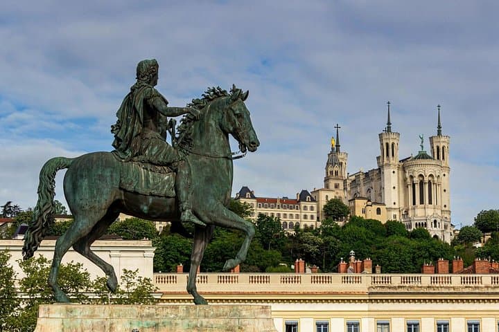 Lyon Scavenger Hunt & Highlights Self-Guided Walking Tour