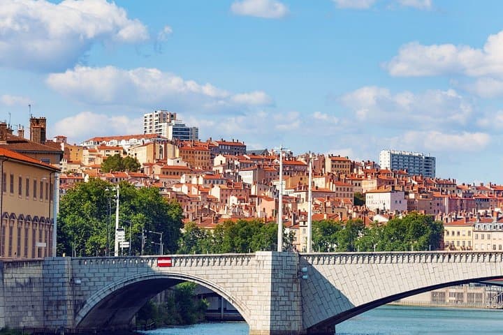 Lyon Scavenger Hunt & Highlights Self-Guided Walking Tour