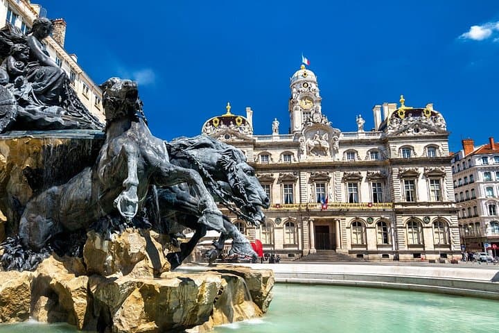 Lyon Scavenger Hunt & Highlights Self-Guided Walking Tour
