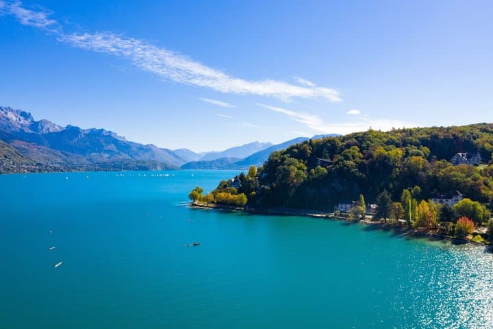 Private Transfer and 1 Hour Panoramic Cruise on Lake Annecy