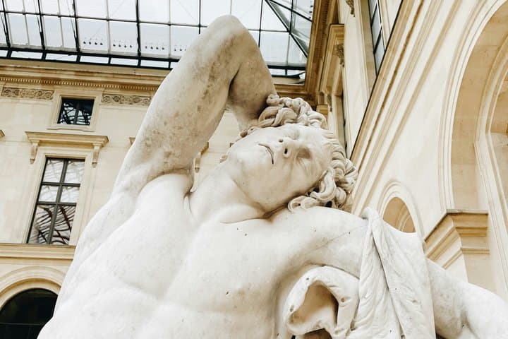 Paris Louvre Art Guided Tour and Masterpieces