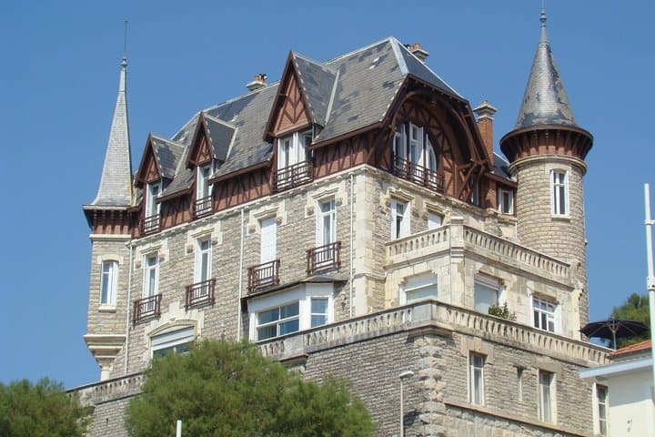Biarritz Historical Landmarks Tour