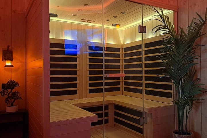 Private Spa and Jacuzzi Apartment and Infrared Sauna Arras Centre