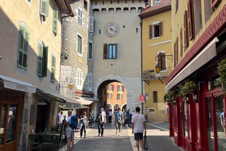 Annecy Old Town Walking Tour Canals & Lake