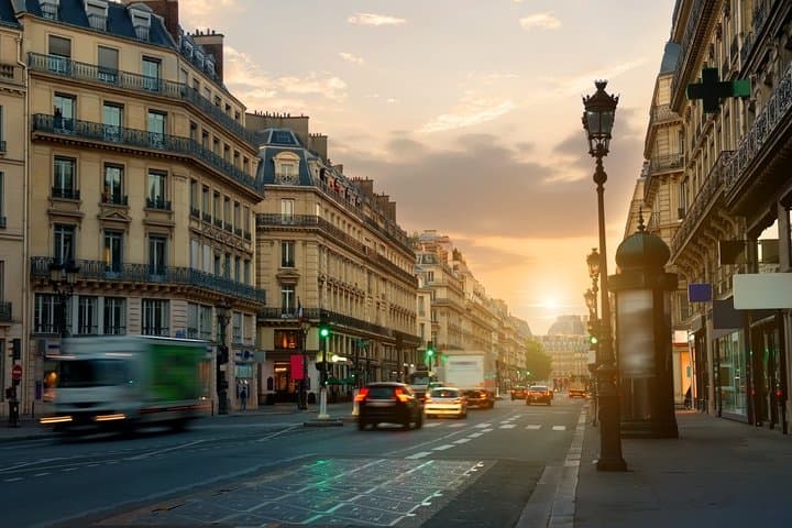 Paris Hop On Hop Off Sightseeing Bus Tour