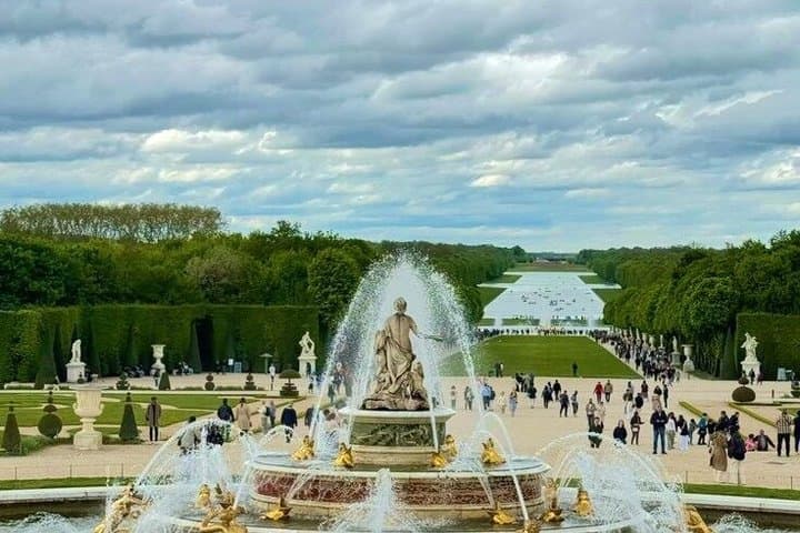 Versailles from Paris by private vehicle with flexible hours