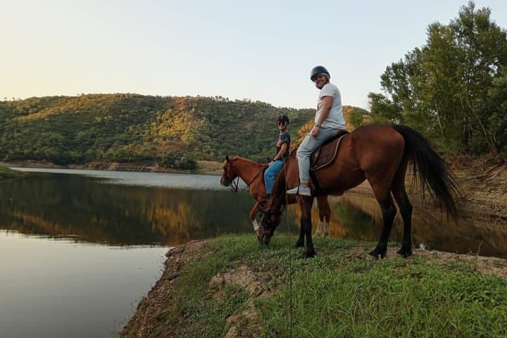 From St. Tropez: Explore La Môle on Horseback with Shared Group