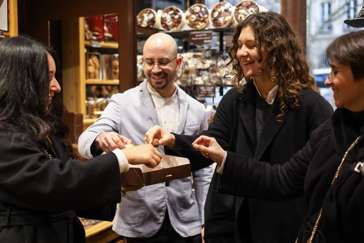 Paris Christmas Gourmet Food Small Group Walking Tour