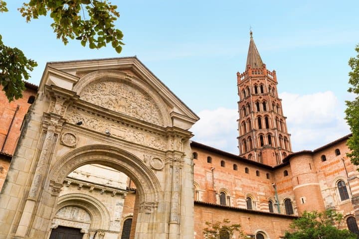 Toulouse Scavenger Hunt & Highlights Self-Guided Walking Tour