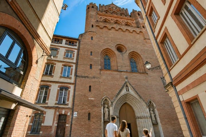 Toulouse Scavenger Hunt & Highlights Self-Guided Walking Tour