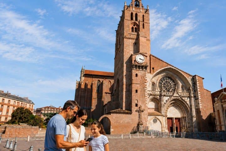Toulouse Scavenger Hunt & Highlights Self-Guided Walking Tour