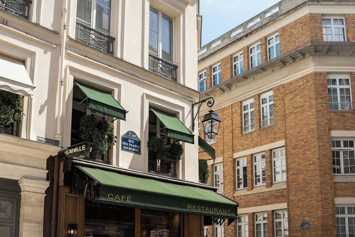 Paris Le Marais Walking Tour: An Incredible History - Small Group