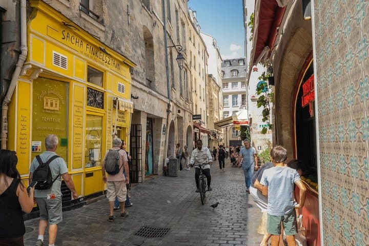 Paris Le Marais Walking Tour: An Incredible History - Small Group