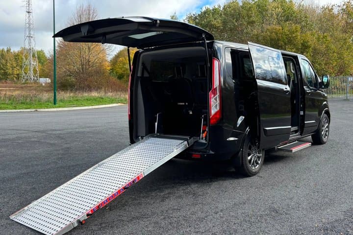 Comfort Private Transfer between Paris and the Airport