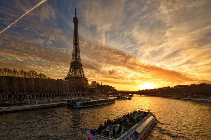 Paris Night River Cruise On The Seine With Waffle Tasting