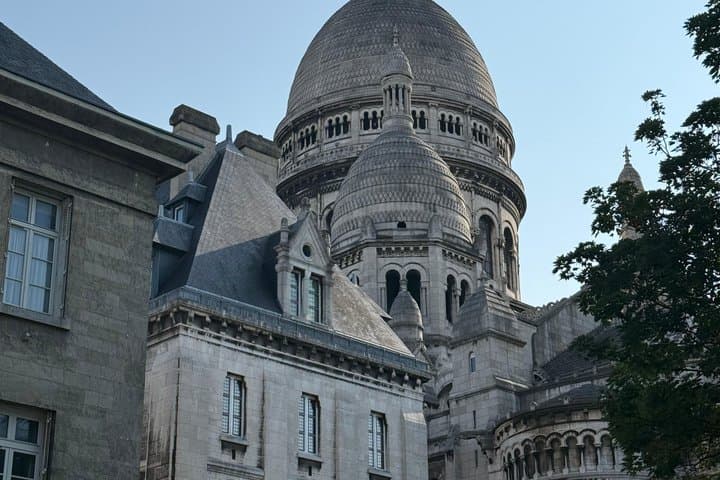 Moulin Rouge to Montmartre Outdoor Walking Tour