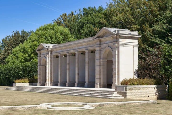 Hello Bayeux: Private 2-Hour Intro City Walk with Local Guide