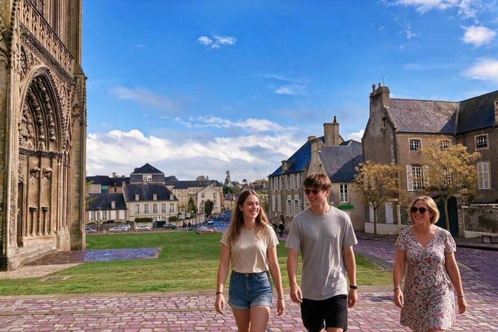 Hello Bayeux: Private 2-Hour Intro City Walk with Local Guide