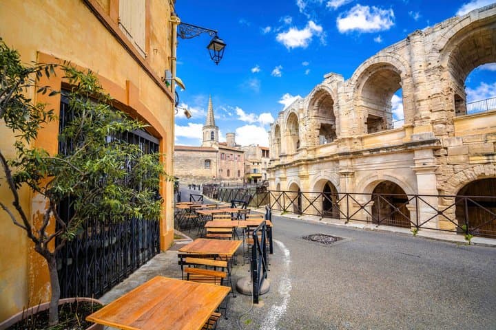 Arles Walking Tour with Audioguide on your Smartphone