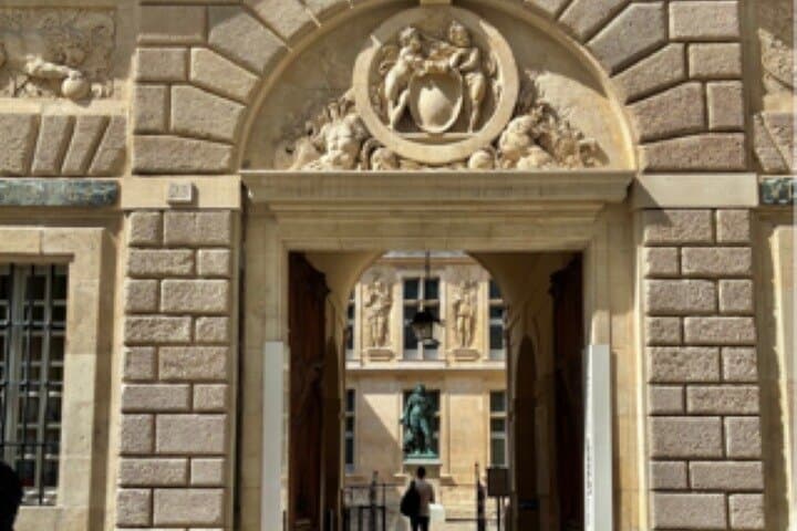 Paris: Le Marais Walking Tour Through Historic Paris