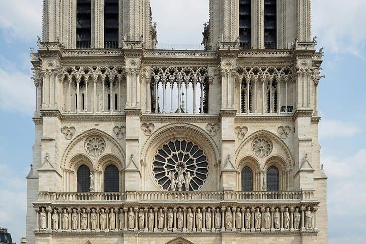 Paris Notre Dame Cathedral and Île de la Cité Guided Walking Tour
