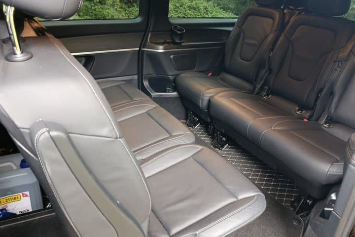 Private Transfer from Central Paris to Charles de Gaulle Airport