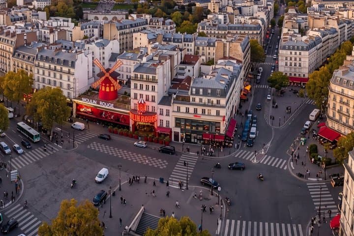 Singles' Paris Charming Wine Walking Tour