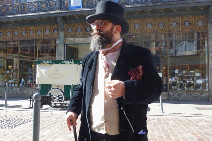 Unusual guided tour of Lille in 1913 immersion