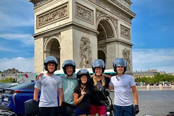 Quad in Paris - Discover the City of Light during a 1h30 Ride